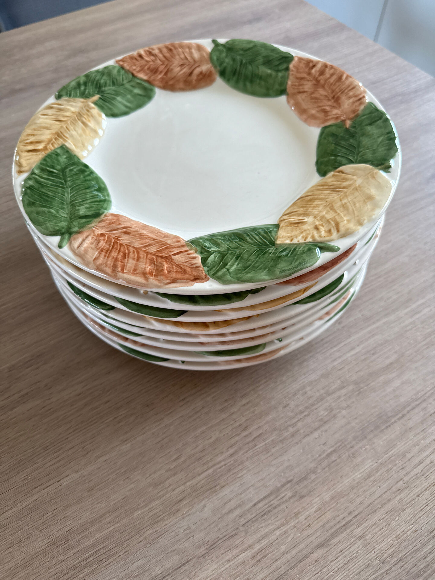 8 Bordallo Pinheiro plates