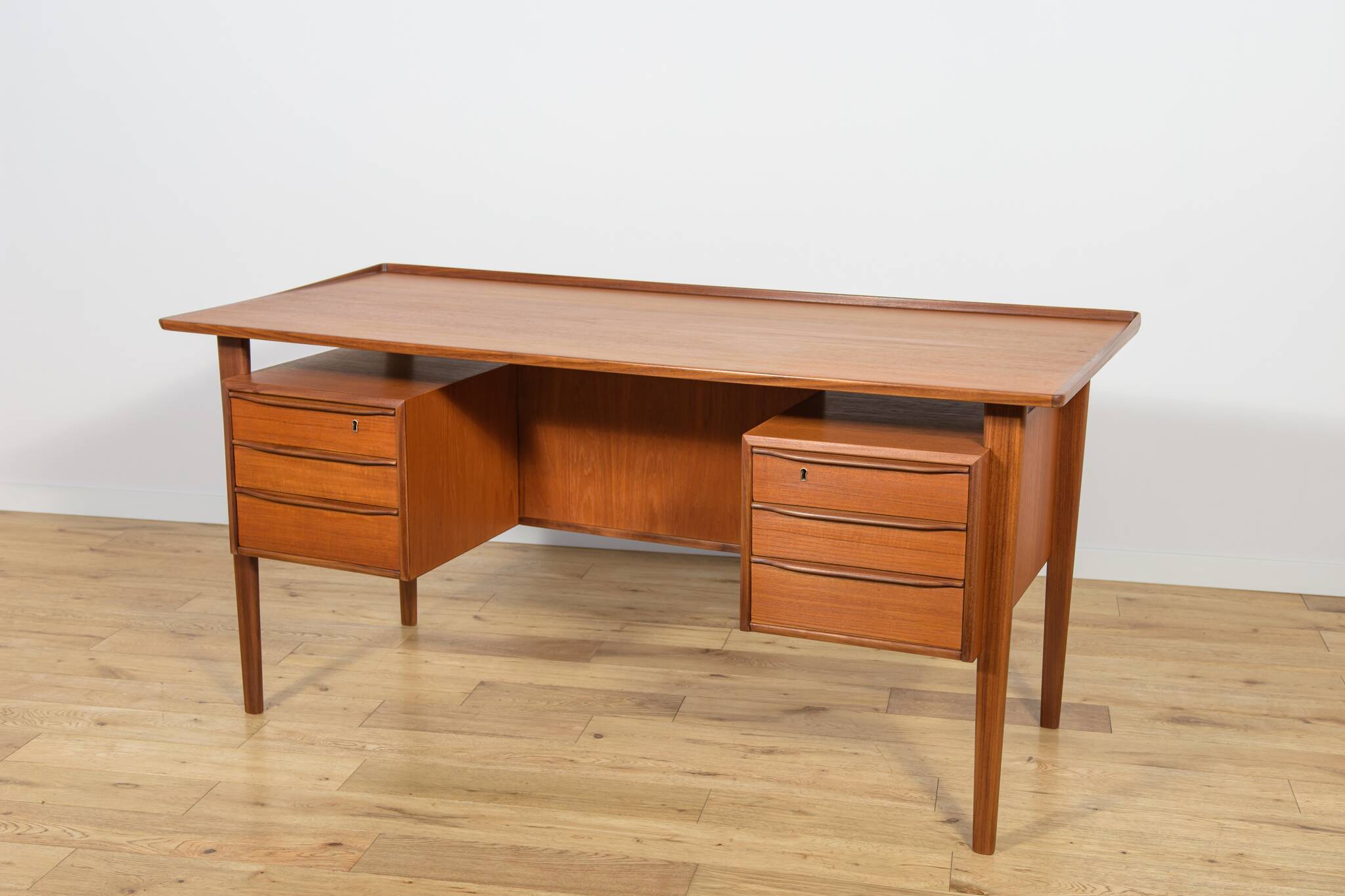 Mid-century freestanding teak desk by Peter Løvig Nielsen for Loviq, 1960s