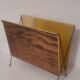 Porte magazine vintage impression bois et laiton