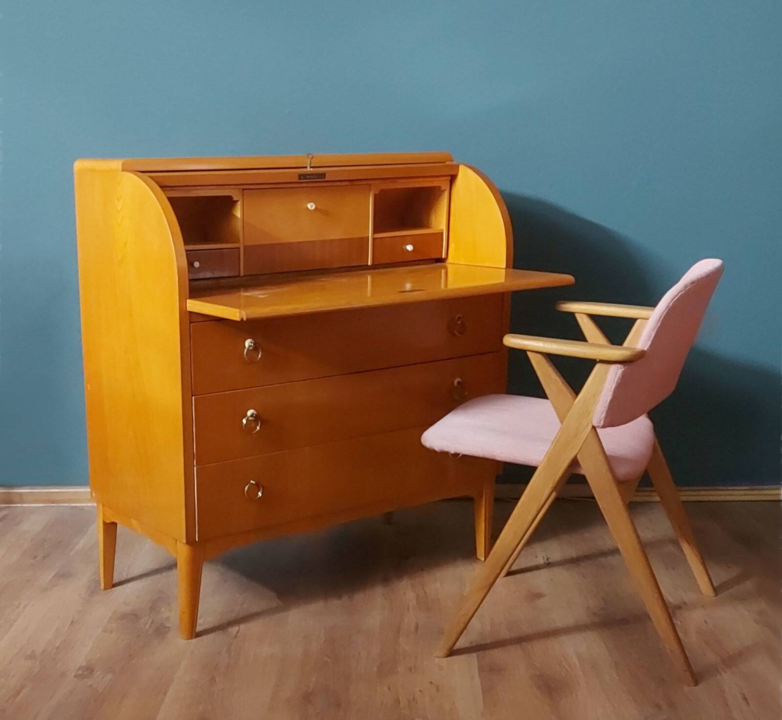 Bureau secrétaire cylindrique par Bill Mobelindustri, 1953.