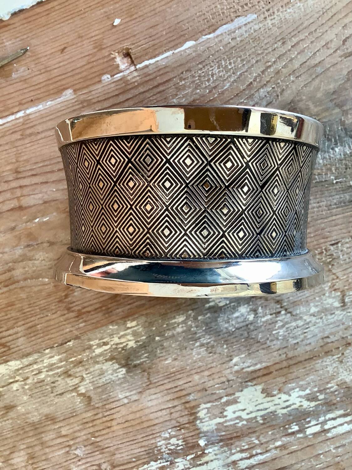Silver metal bottle coaster