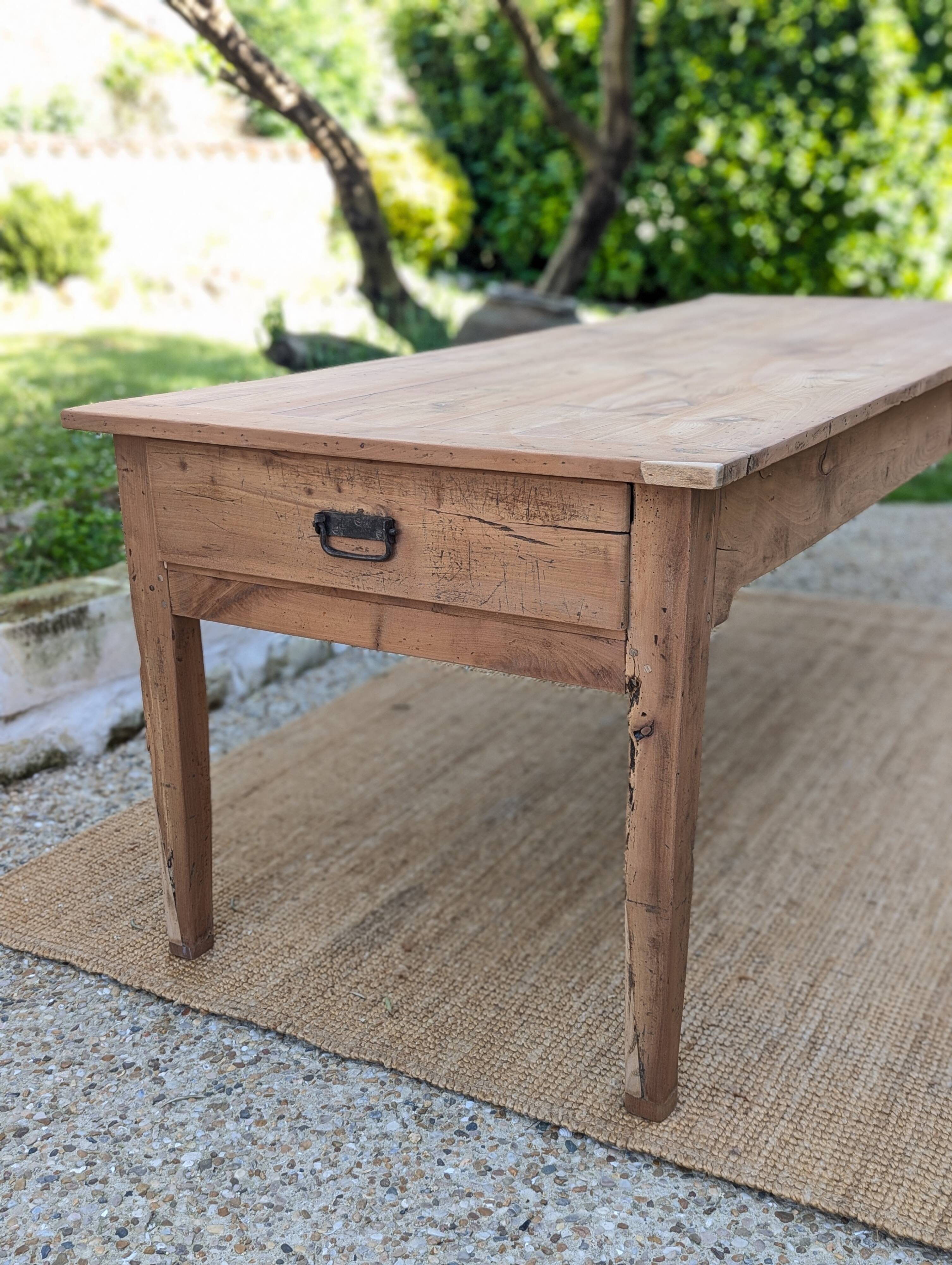 Farm table