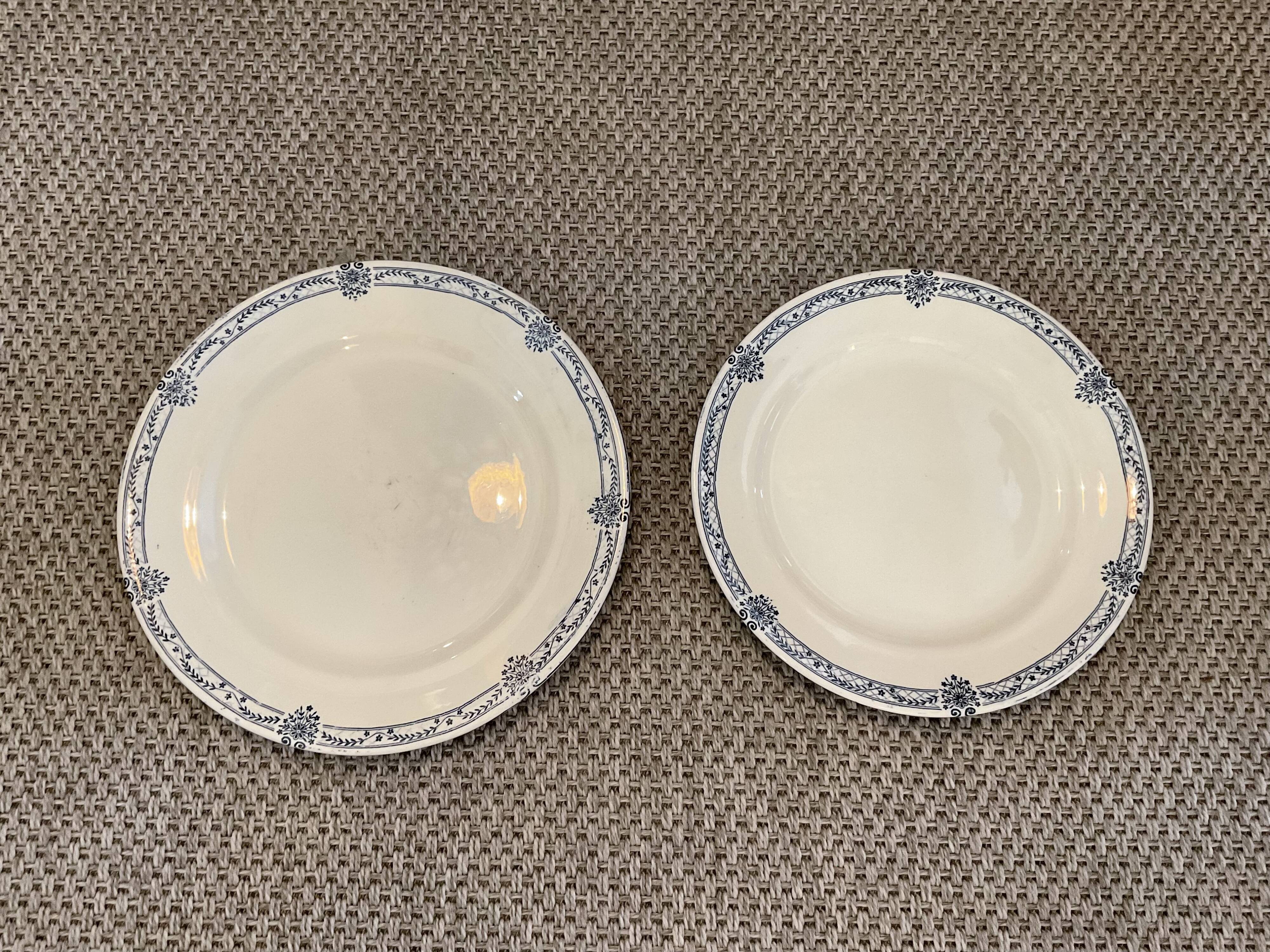 2 round dishes iron earth .salins