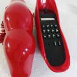 Vintage red lips phone