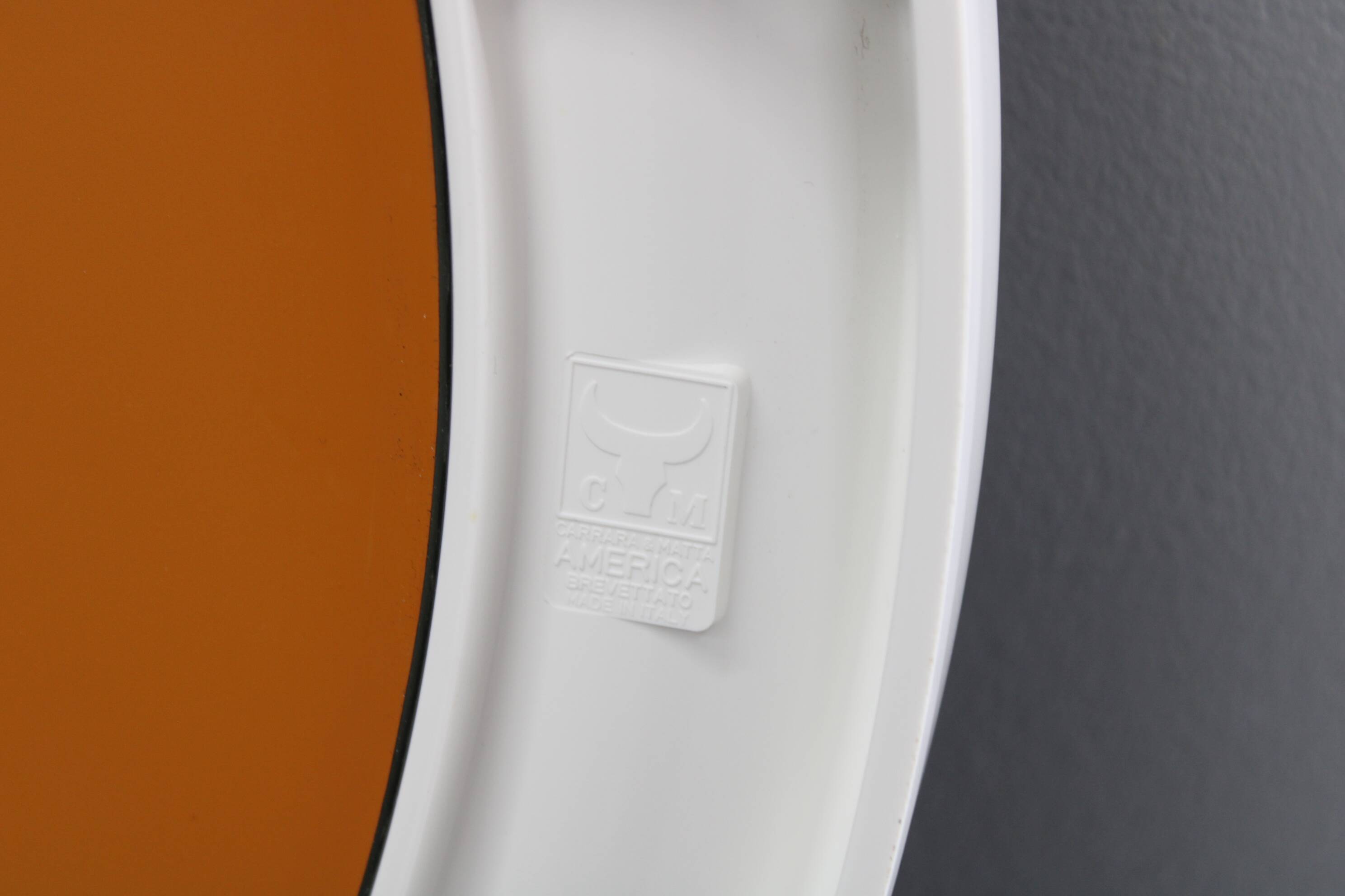 1970s Italian round mirror by Carrara and Matta America Brevettato, white plastic