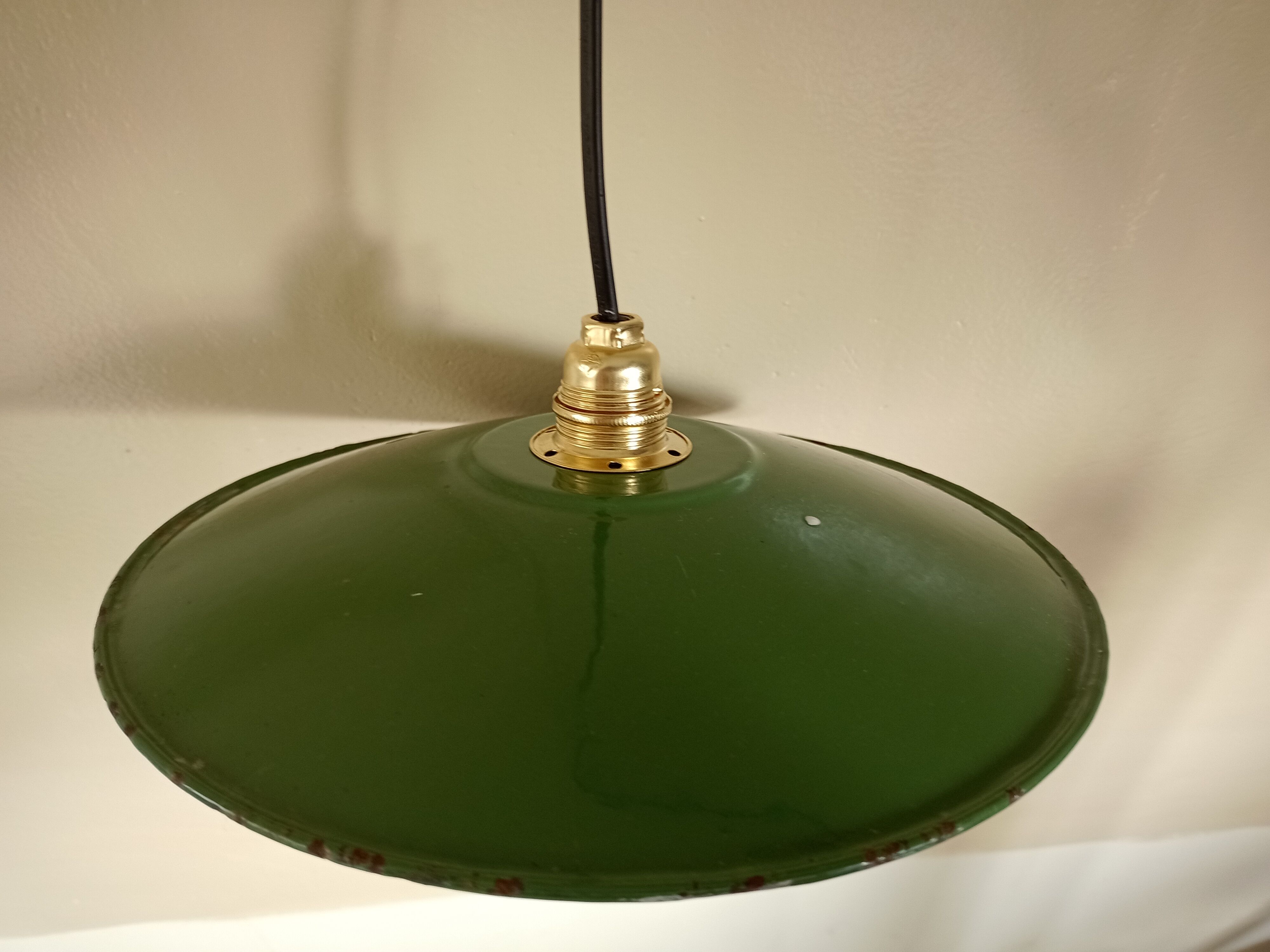 Suspension en tôle émaillée 1