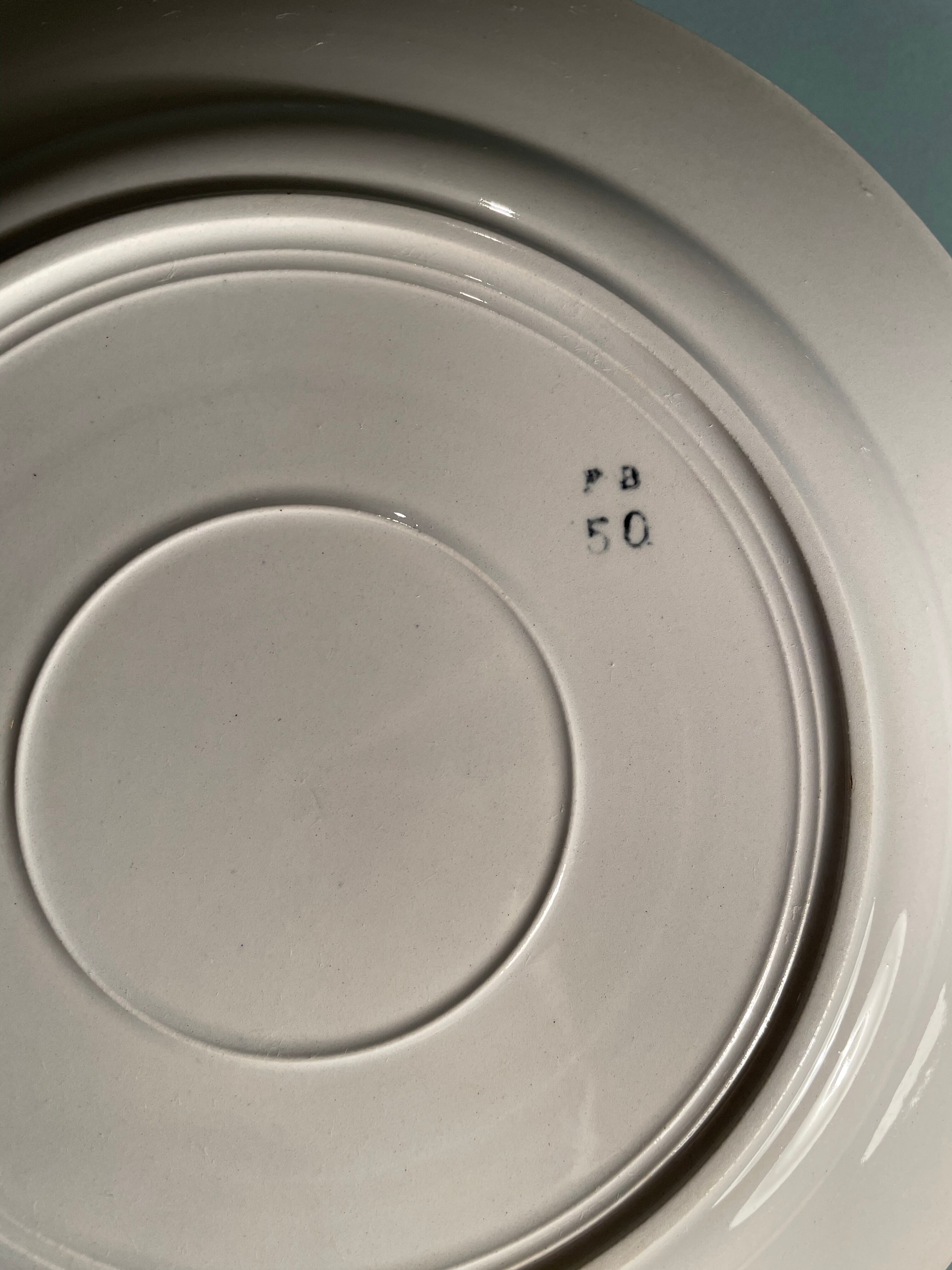 Set of 12 vintage flat plates