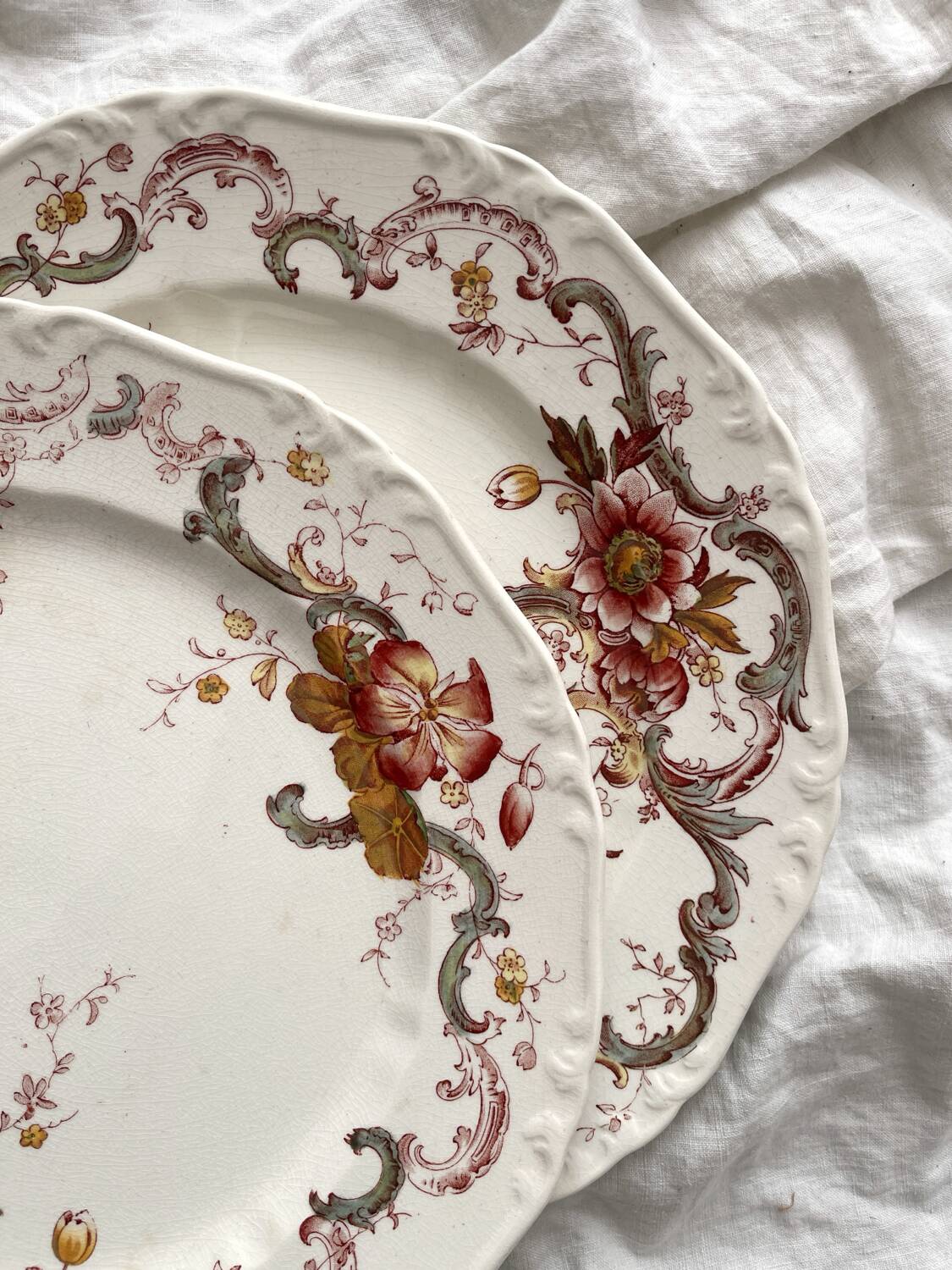 2 polychrome ironstone dinner plates "Wentworth" by Emile Bourgeois