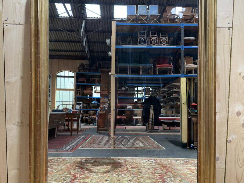 Miroir époque Louis Philippe à chapeau de gendarme