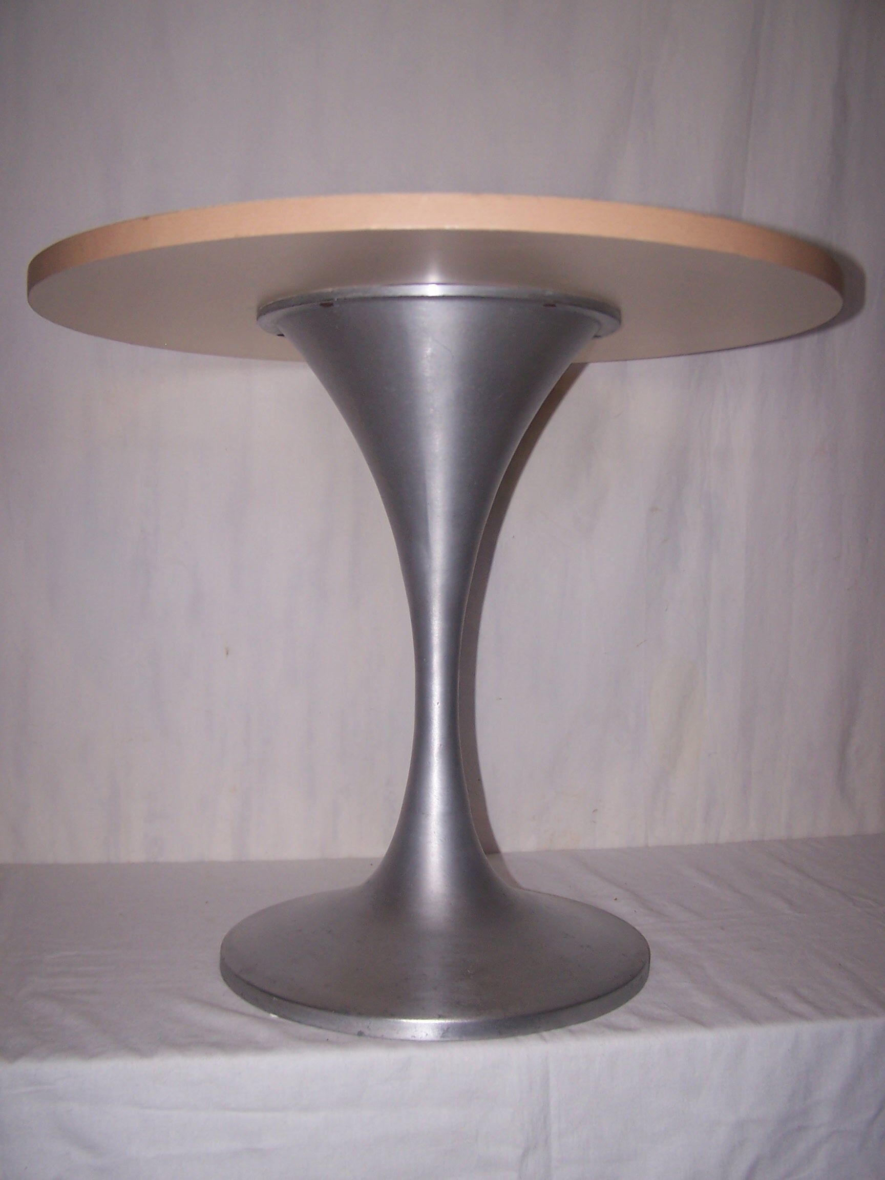 Table basse pied tulipe années 60 - 70