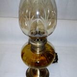 ancienne lampe  de table ou chevet lampe à pétrole électrifiée