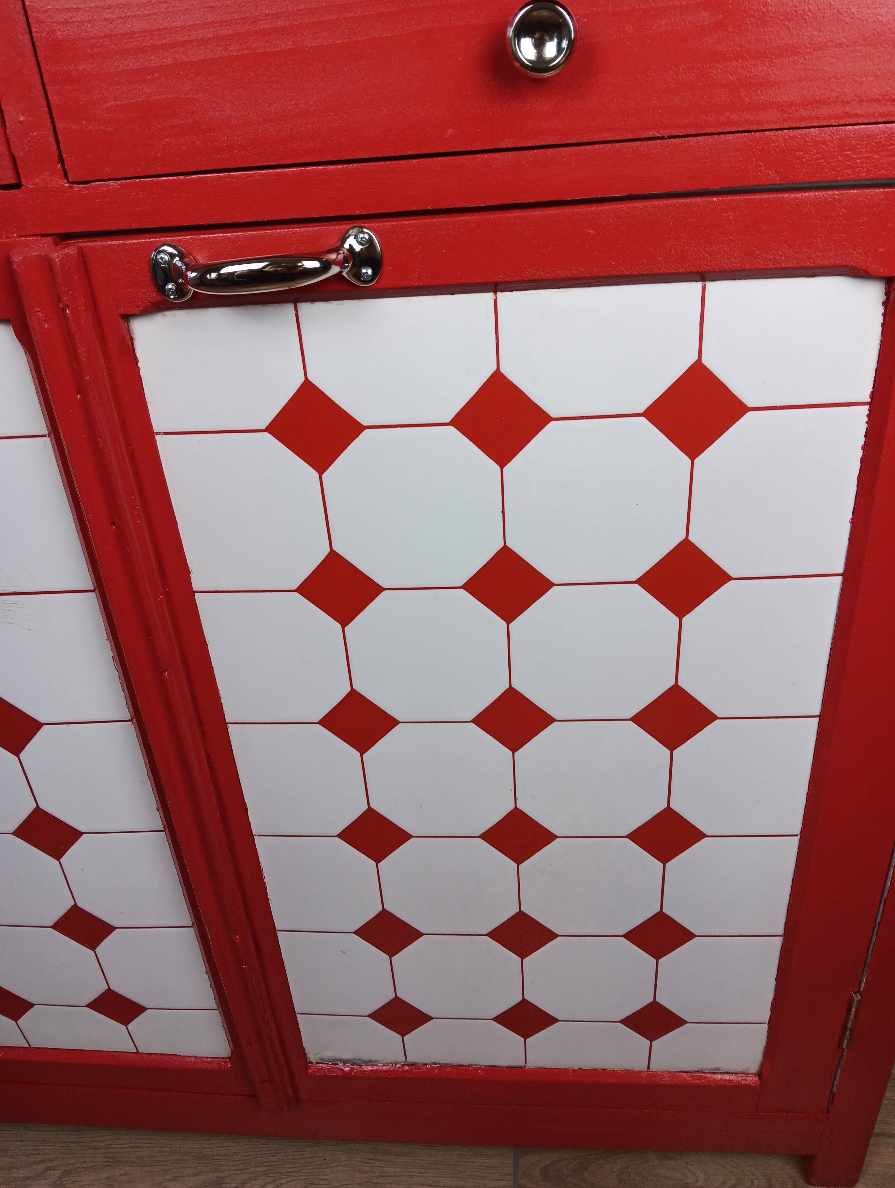 Meuble de métier , buffet parisien en tôle émaillé rouge et blanc