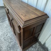 Country-style sideboard in solid oak – 18th century