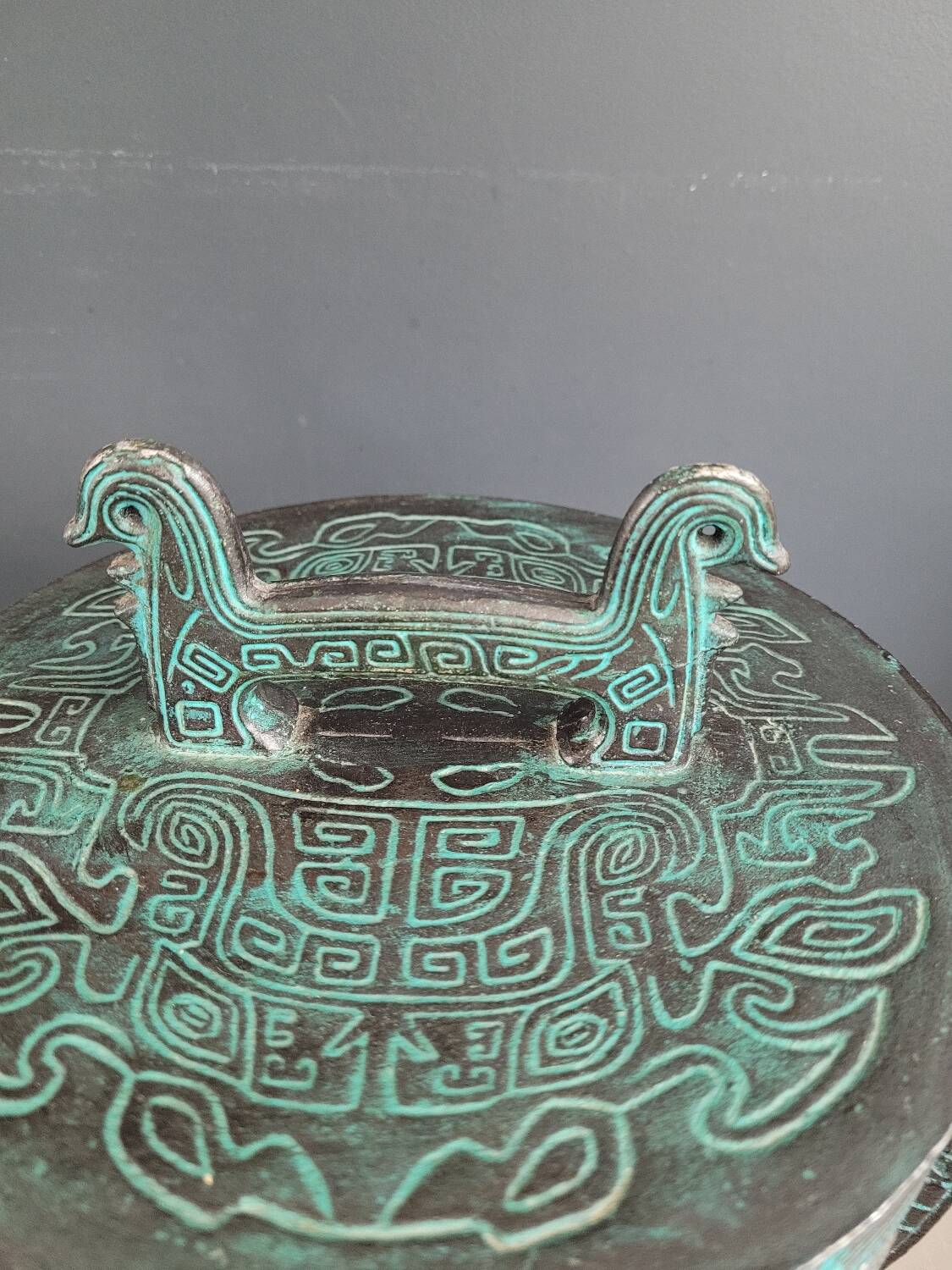 Engraved metal tripod ice bucket