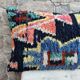 Magnifique coussin Kilim berbère vintage du Maroc