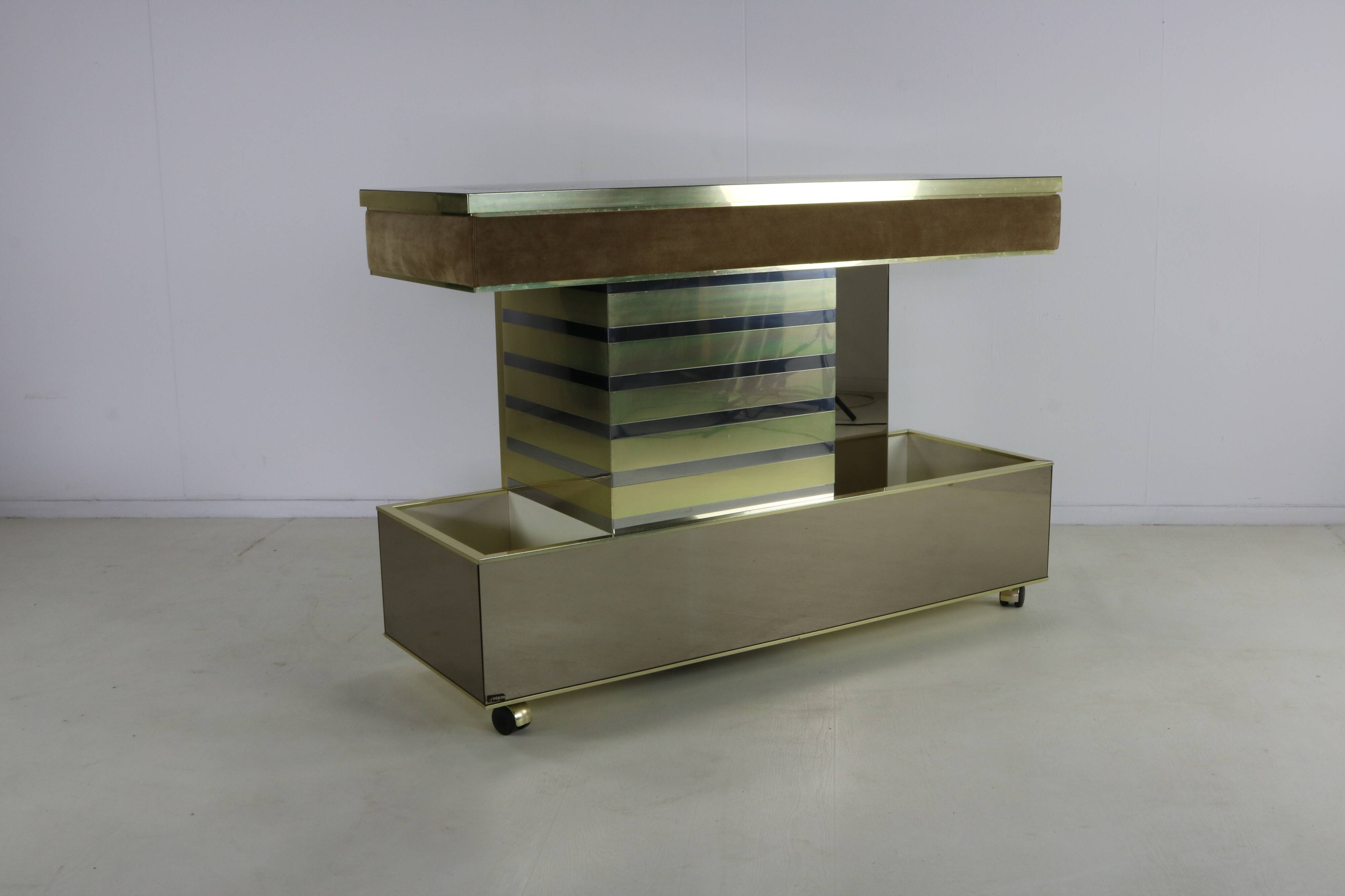 Seventies design bar cabinet by Harvey Guzzini for Stilglass Donati