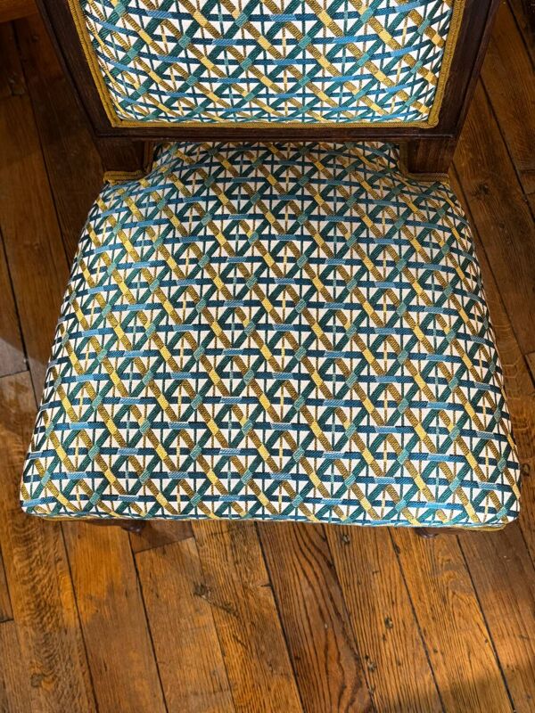 Chaise de style Directoire – garniture traditionnelle