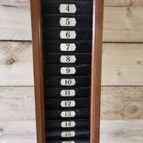 Ancien casier pour fiche de pointage usine