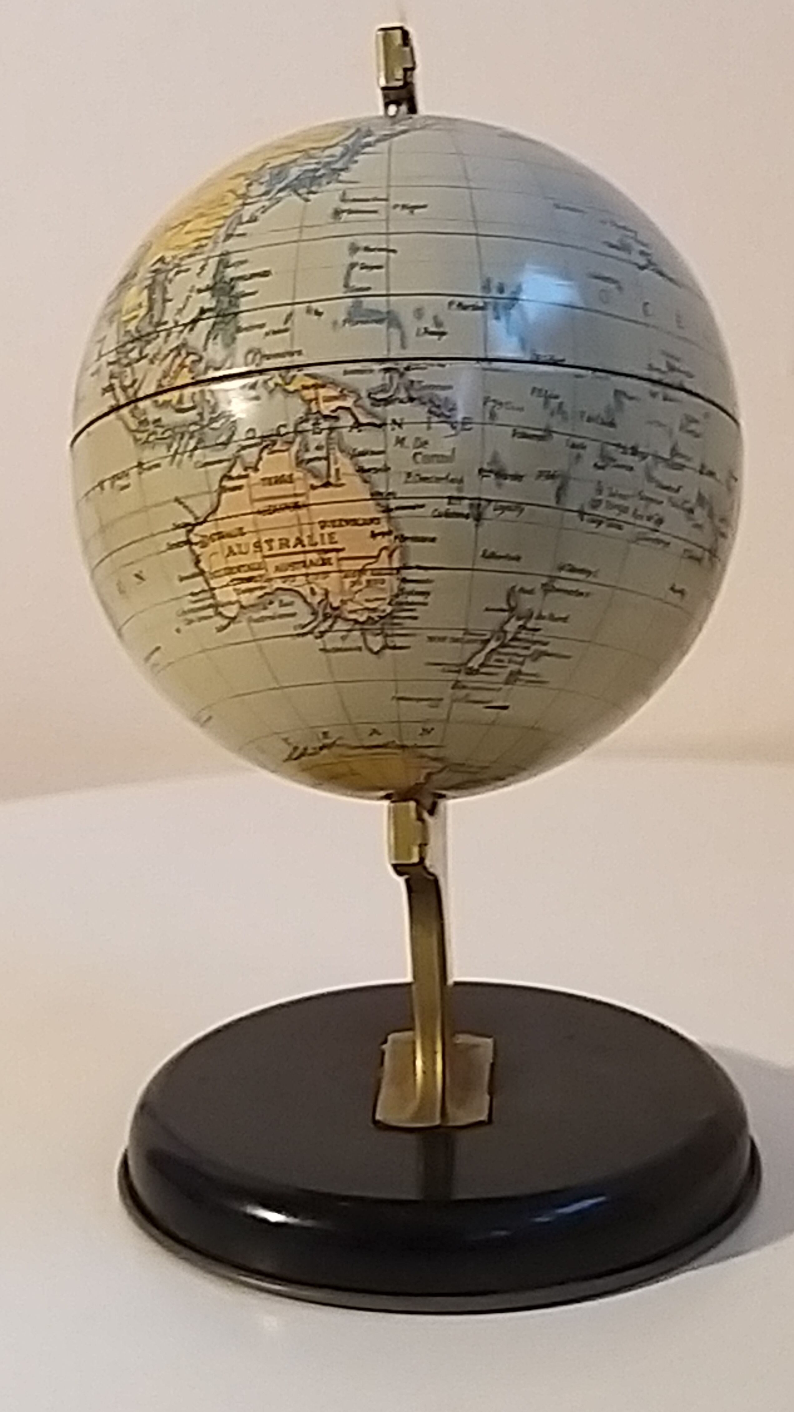 World map "Chad Valley" made in England 1950/60