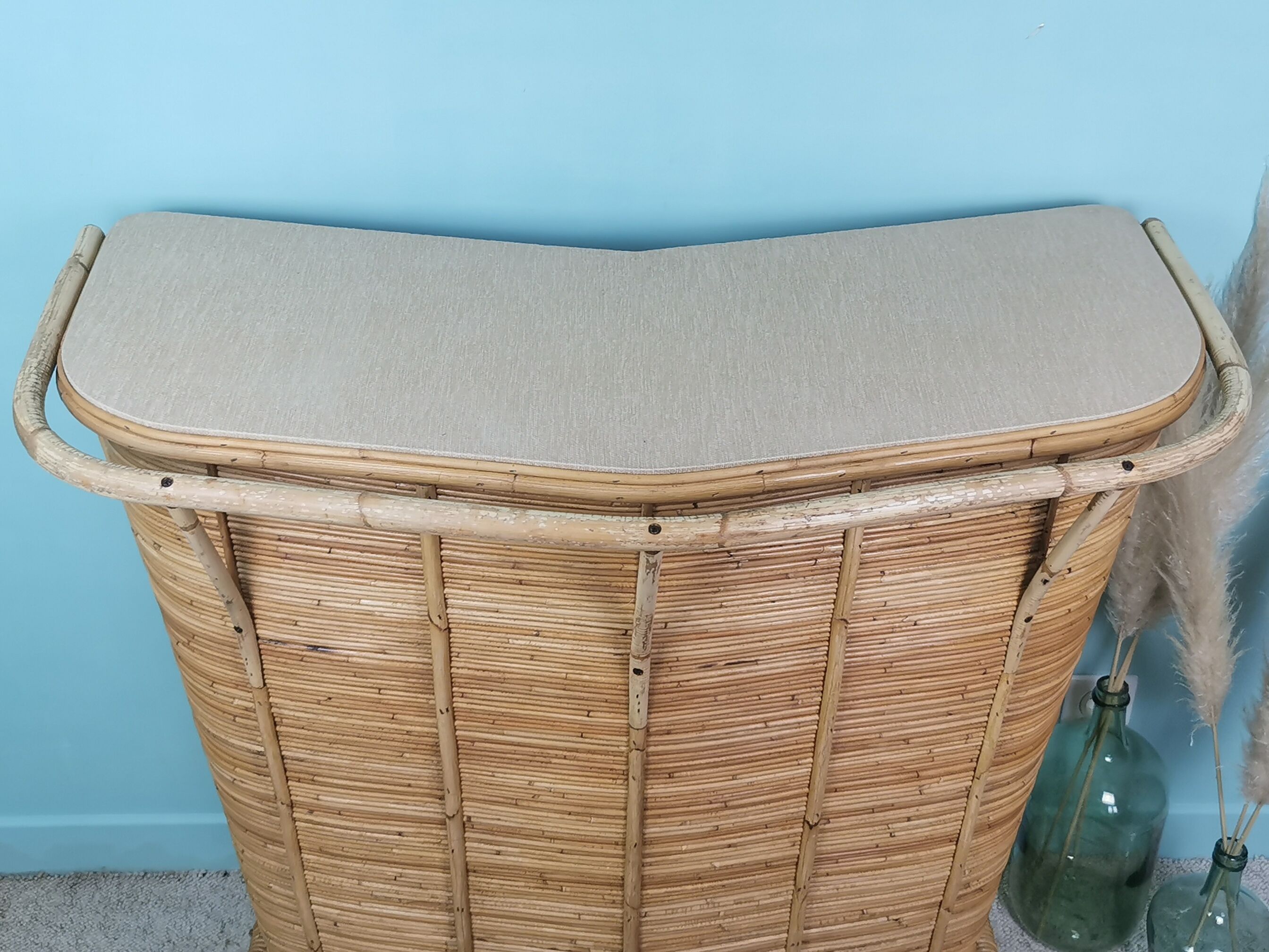 Rattan bar and stools