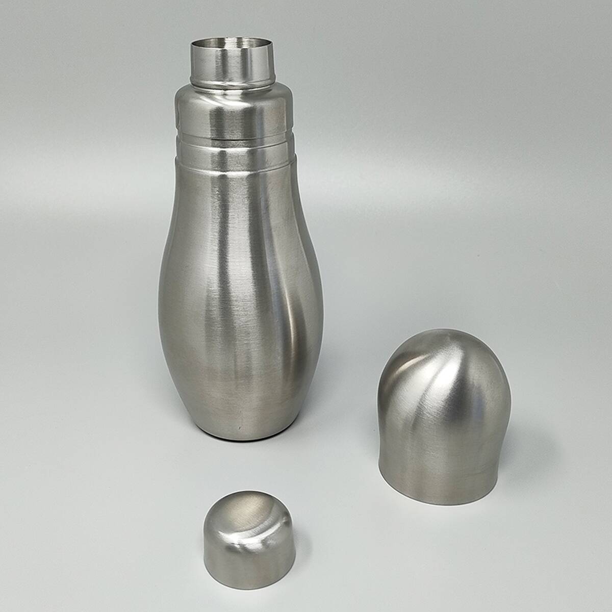 1970s Gorgeous "Bowling" Cocktail Shaker With Ice Bucket Tauma by Guzzini.
