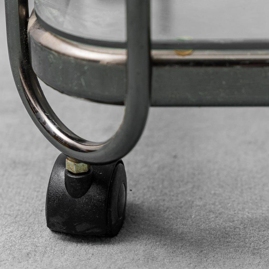 Carrello in metallo con ripiani in vetro anni ’60 vintage modernariato