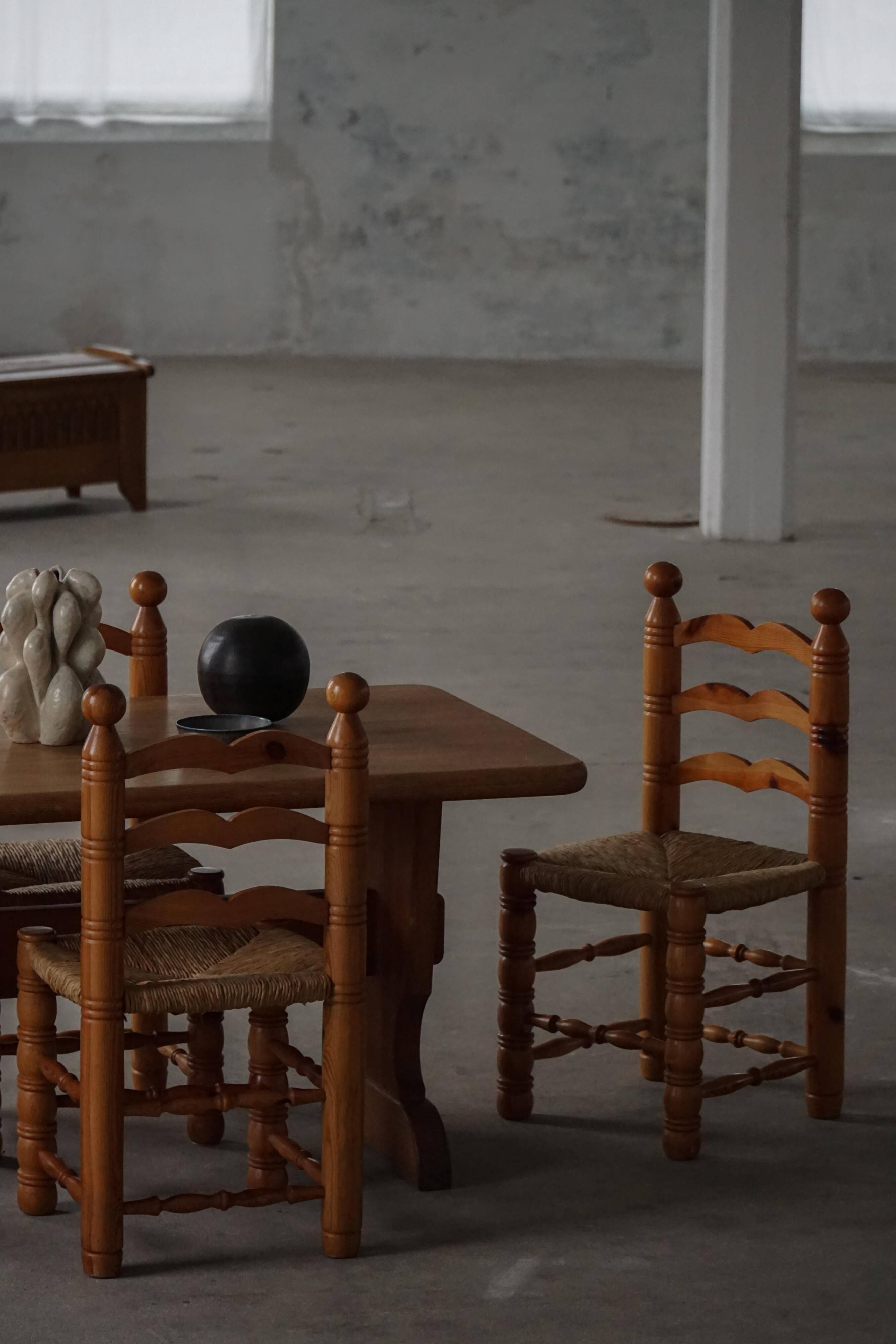 Set of 6 modern French brutalist chairs, in the style of Charles Dudouyt, made in the 1960s.