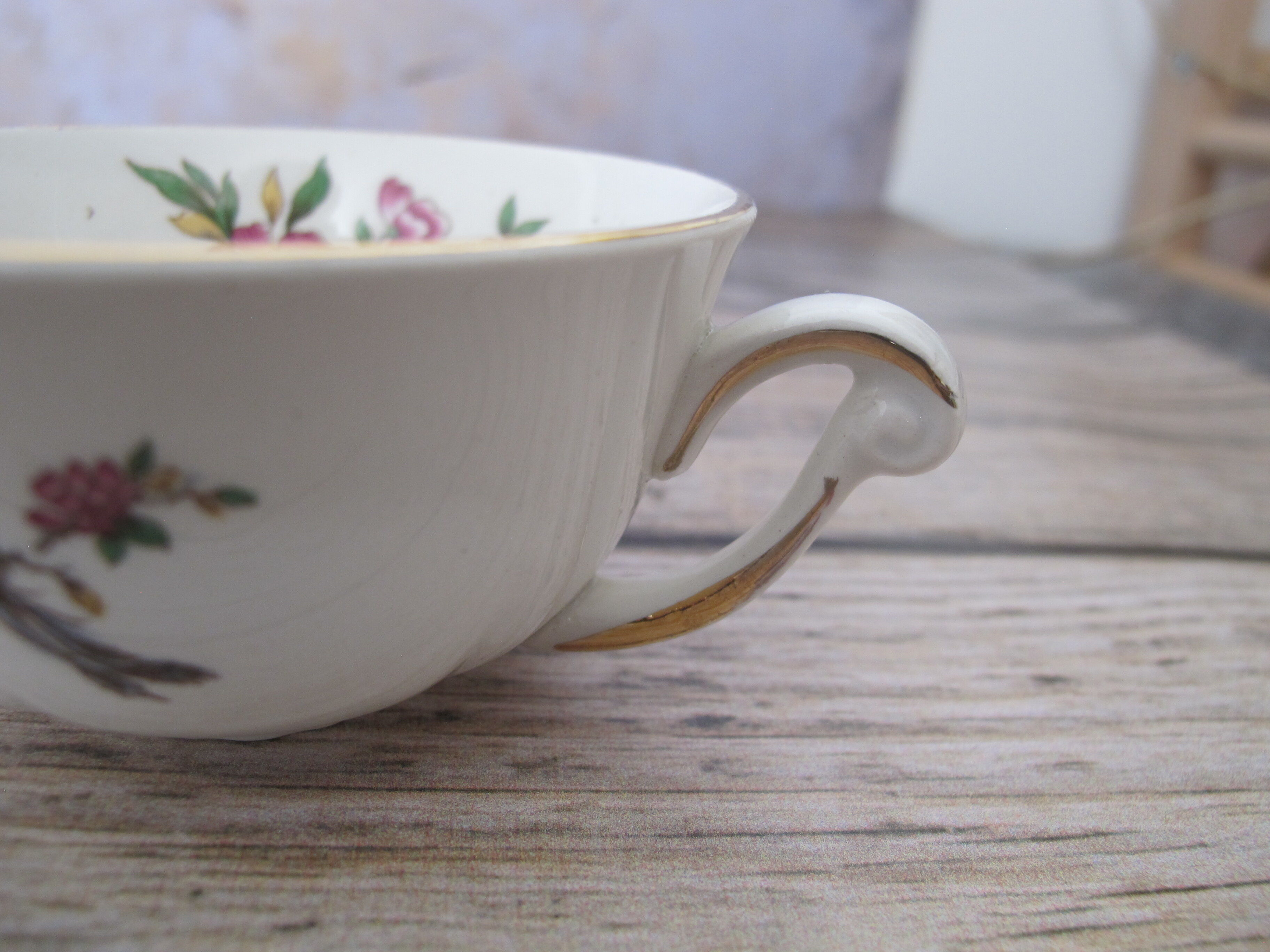 Saint Amand vintage 8 cup set