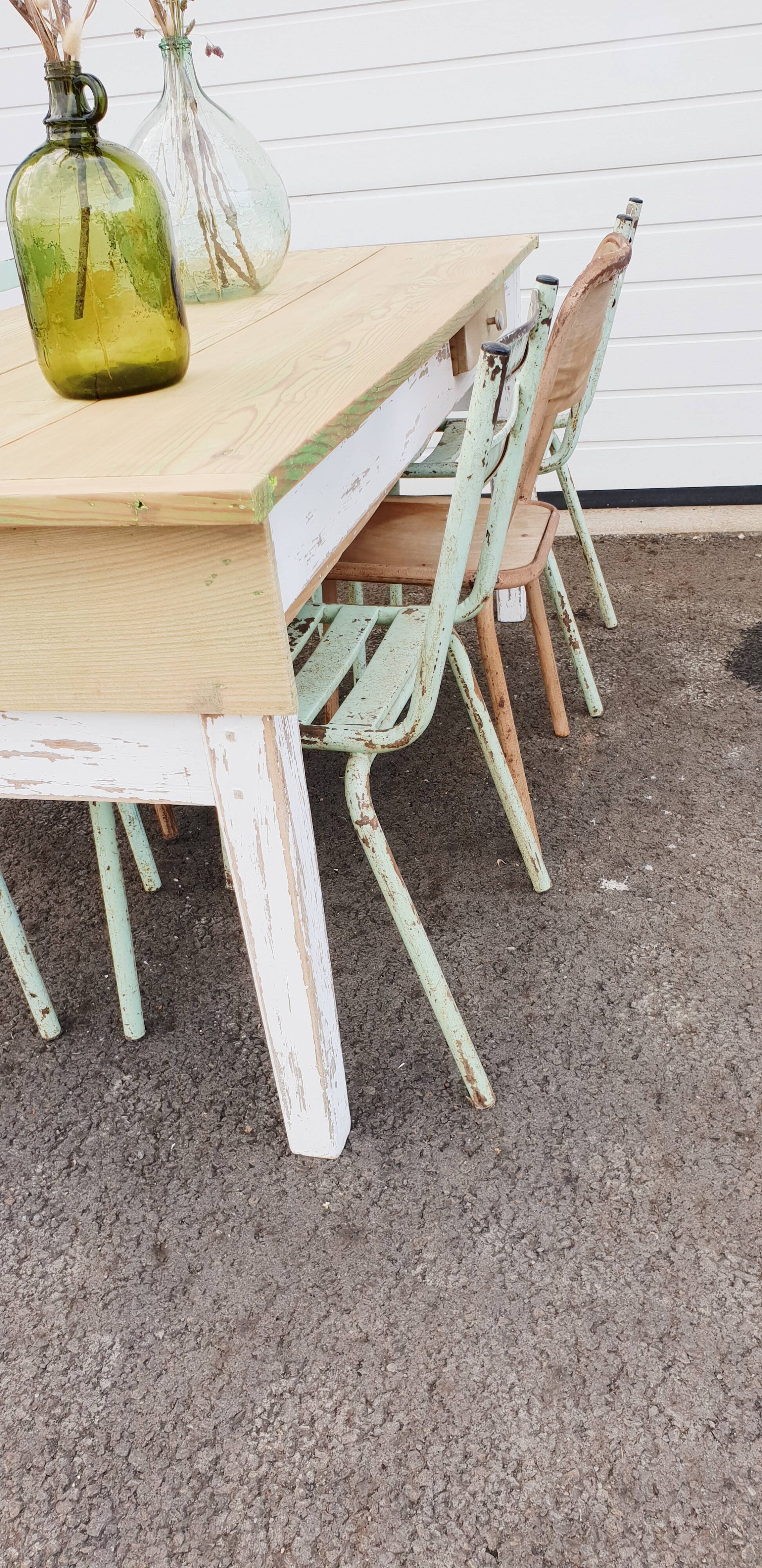Farm table