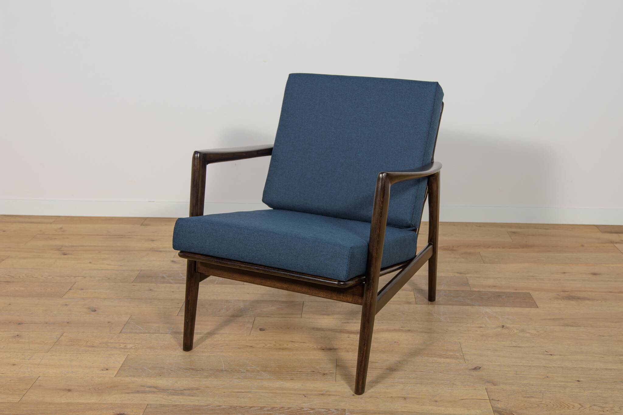 Model 300-139 Armchairs from Swarzędz Furniture Factory, 1960s, Set of 2