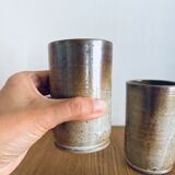 Deux gobelets en grès anciens