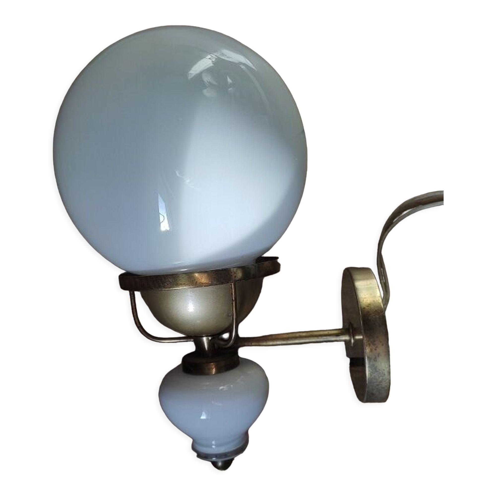 Wall lamp gilded brass globe opaline