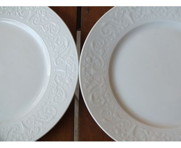 Set de 6 assiettes blanches en porcelaine de Limoges - bord en relief |  Selency