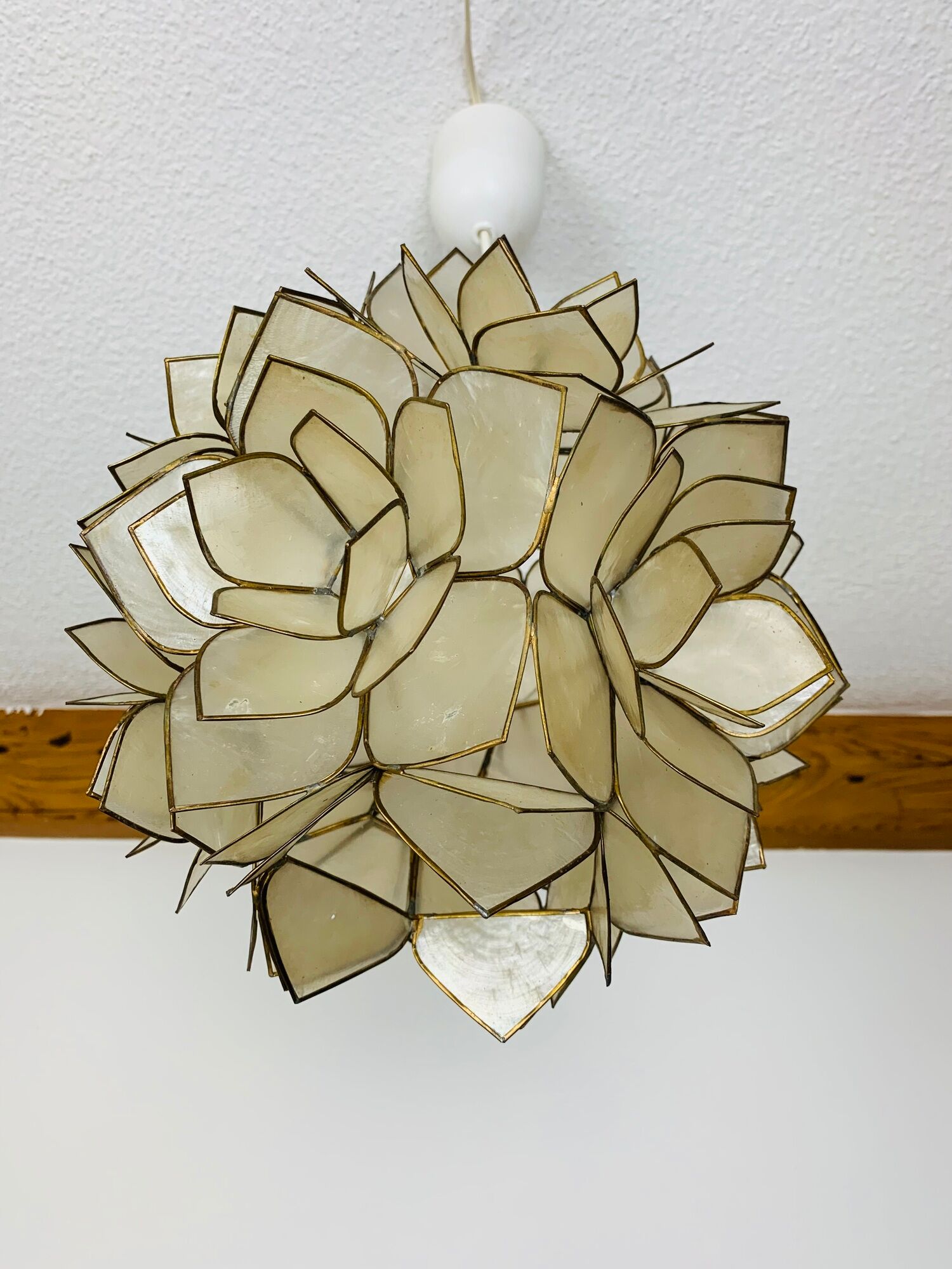 Mother-of-pearl flower suspension Rausch Capiz Germany, 70s