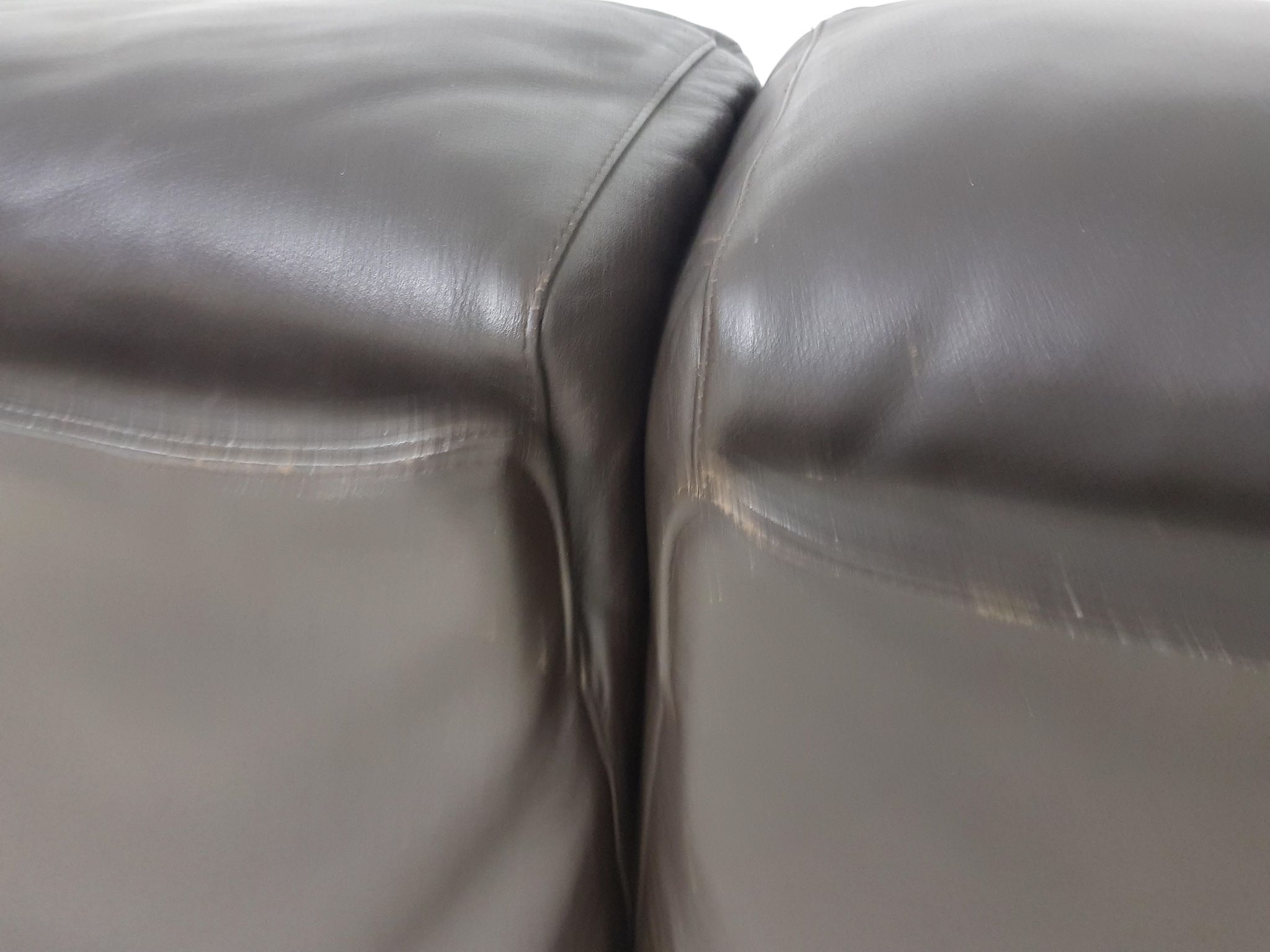 Vico Magistretti for Cassina "Fiandra" 3-Seater dark brown leather sofa, Italy 1970