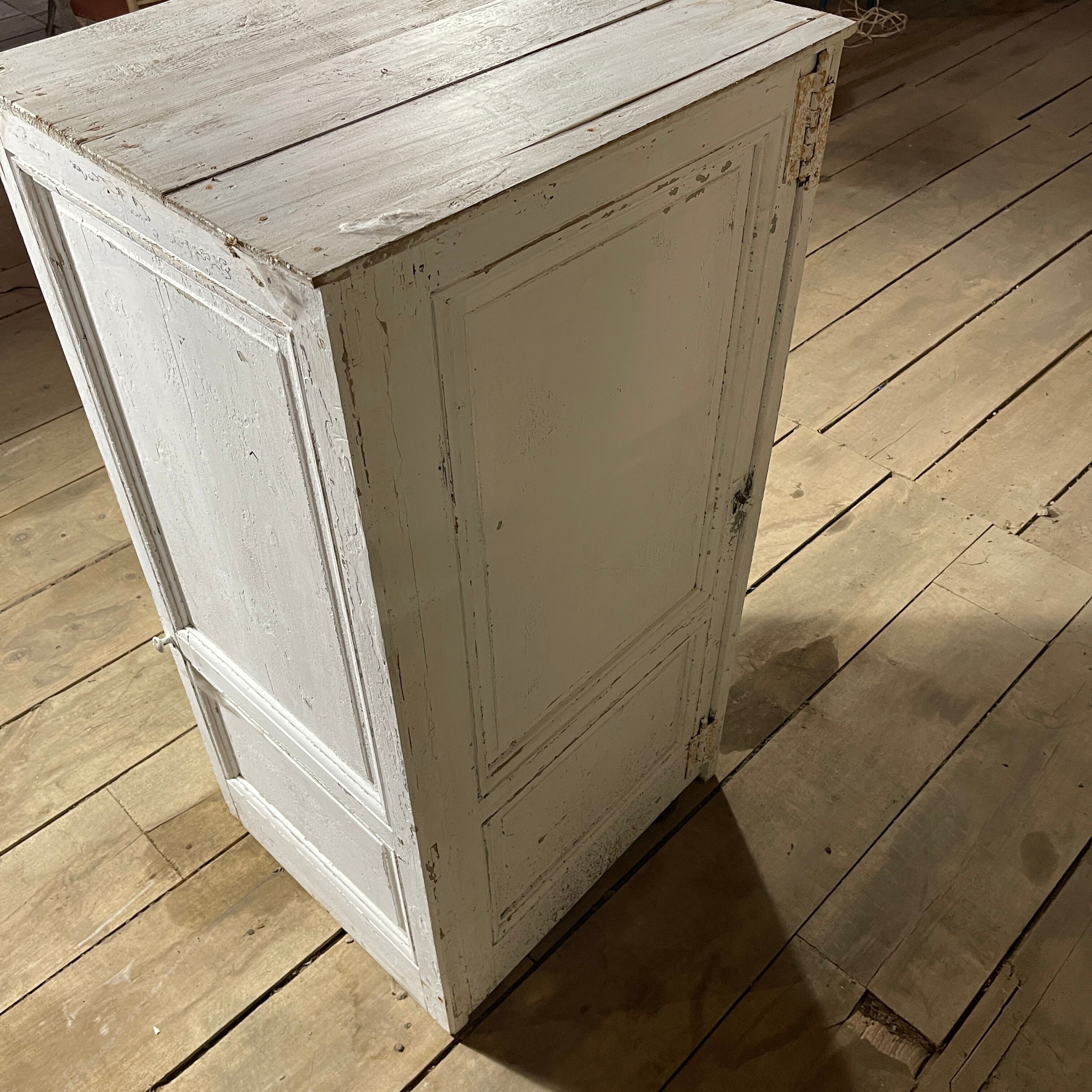 White workshop cabinet
