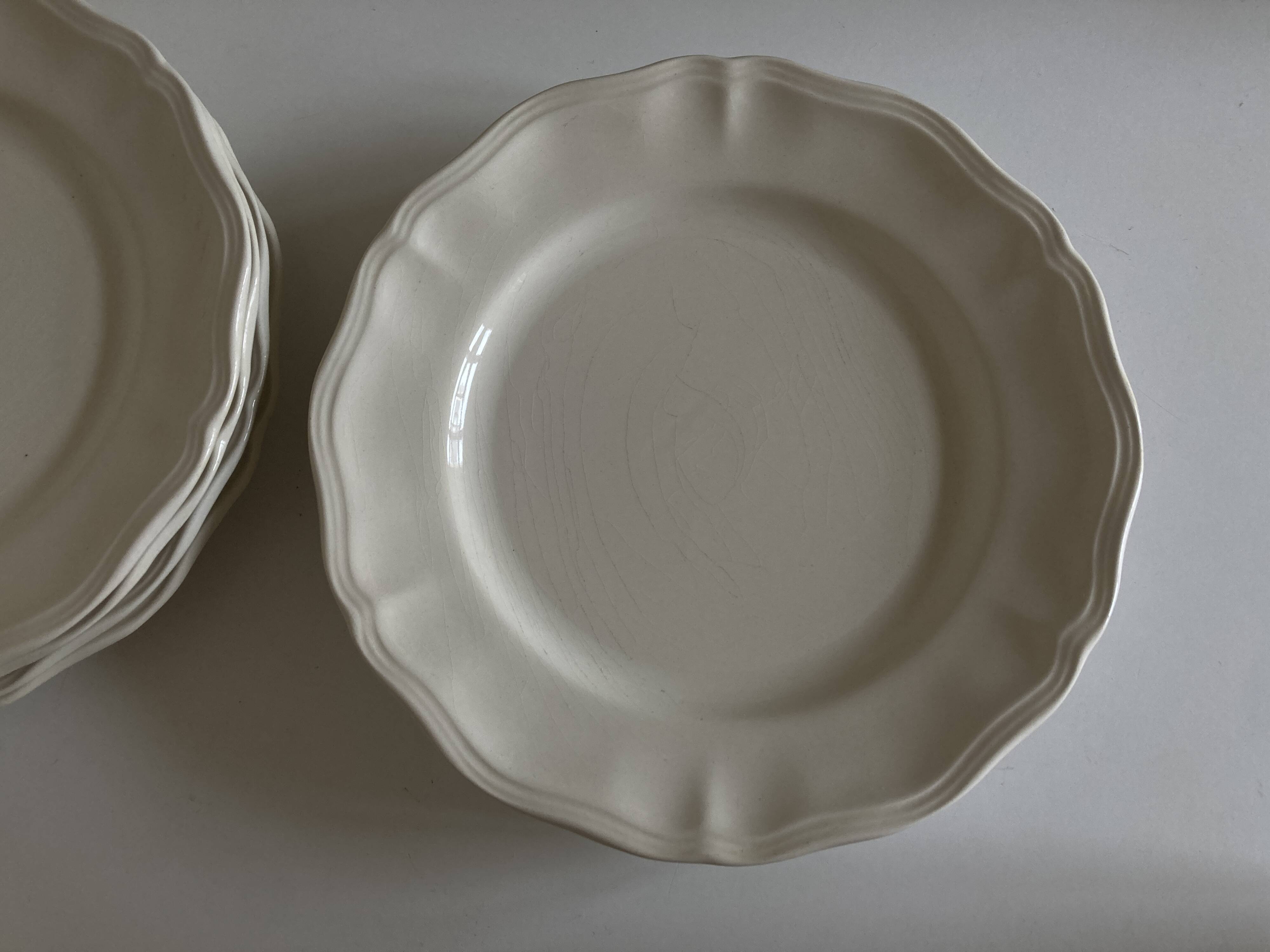 Set of 7 Sarreguemines Ivory plates with gadroons 1960