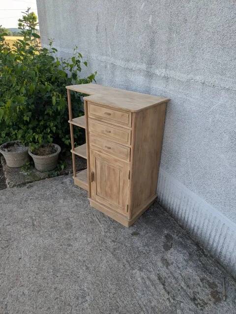 Meuble asymétrique