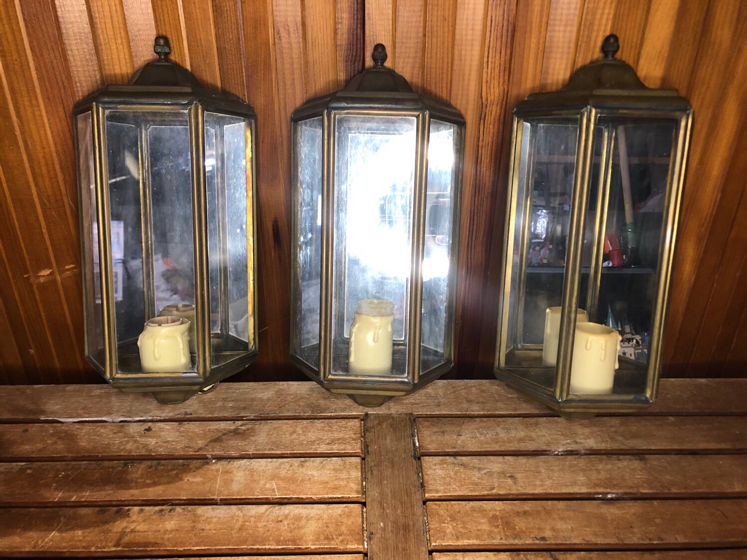 Old Brass Lantern Wall Lamp with Mirrored Background + Vintage Glass Plates