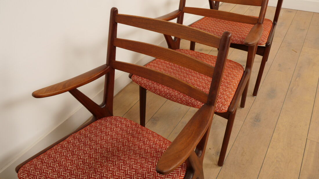 Set of 4 Danish teak dining chairs | 1960s