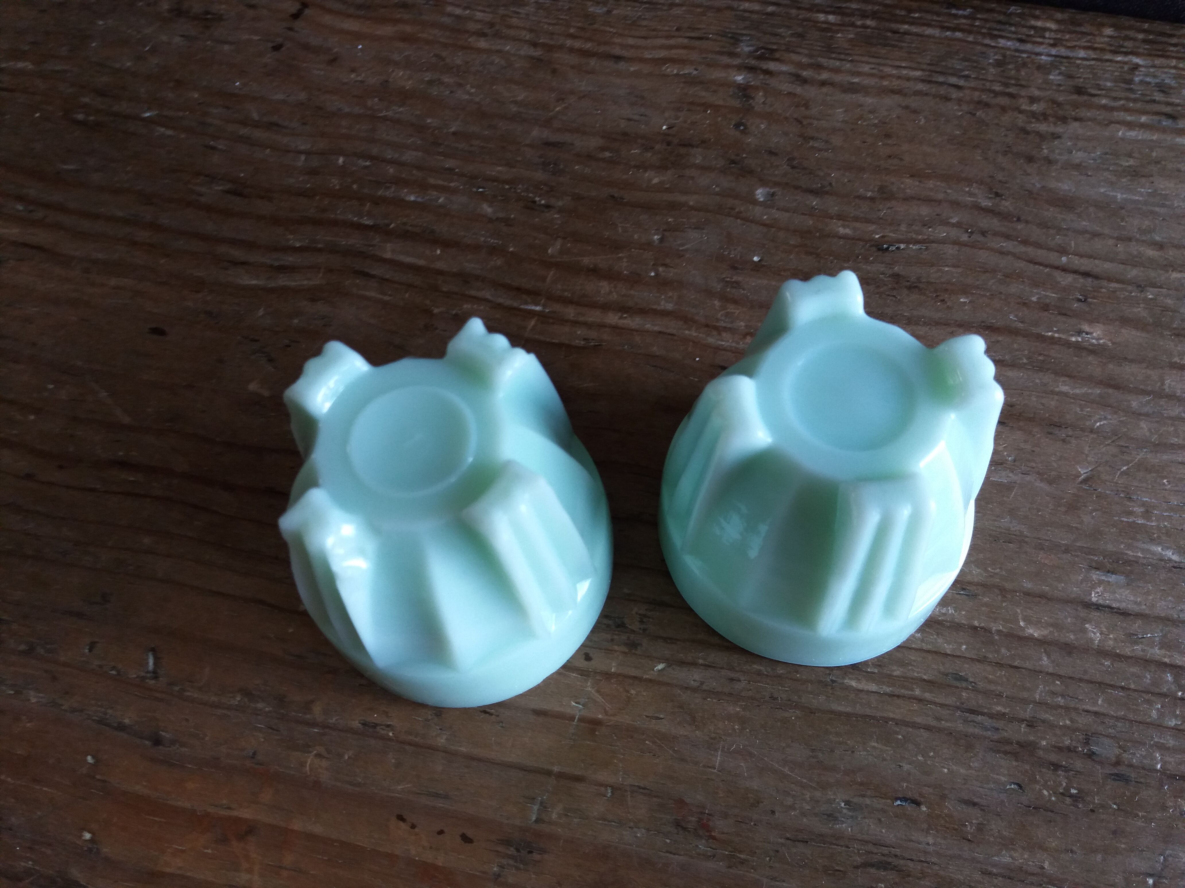 2 pale green art deco opaline shells