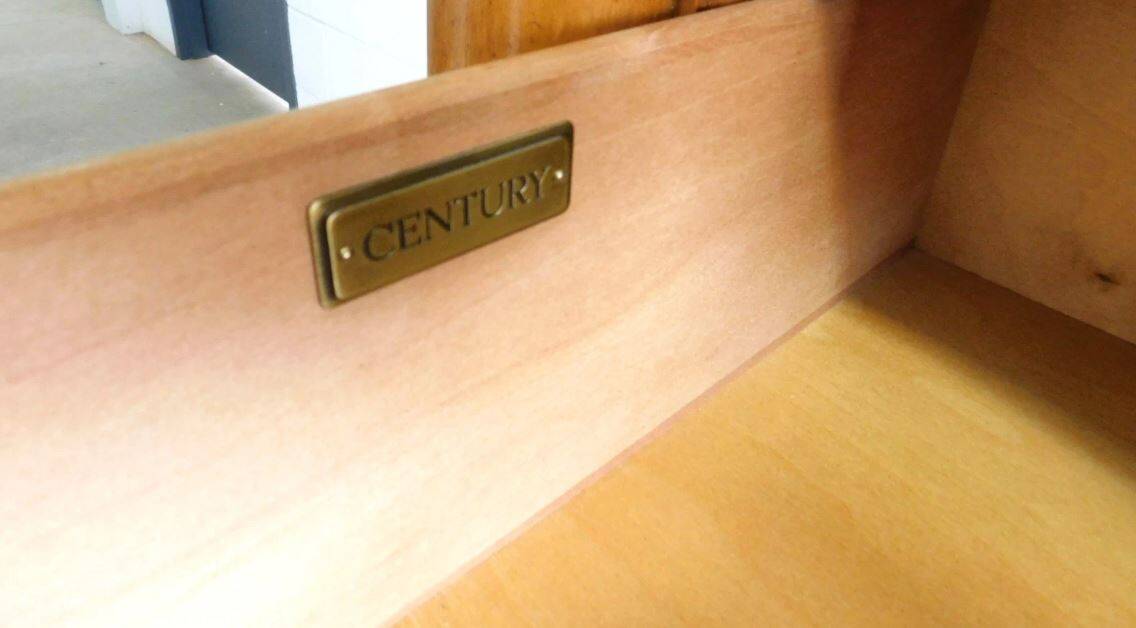 Century Furniture Traditional 8-Drawer Fruitwood Dresser/Chest of Drawers