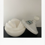 White opaline powder magazine