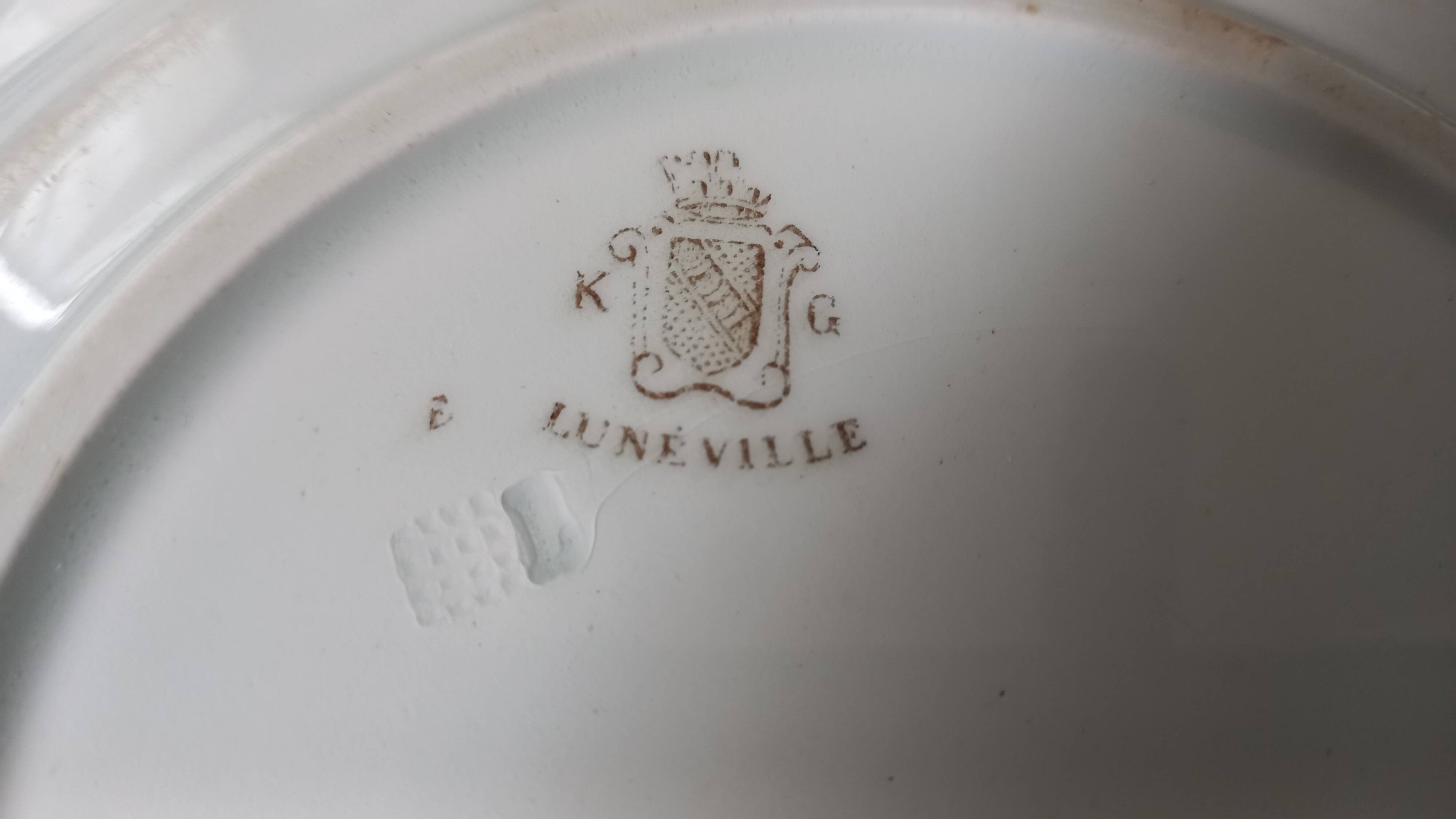 Old Lunéville flat plate with Keller and Guerin KG crest
