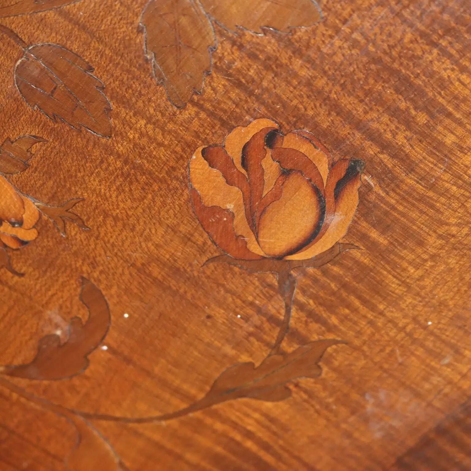 Petite table ancienne en acajou marquetée, Royaume-Uni, XIXe siècle