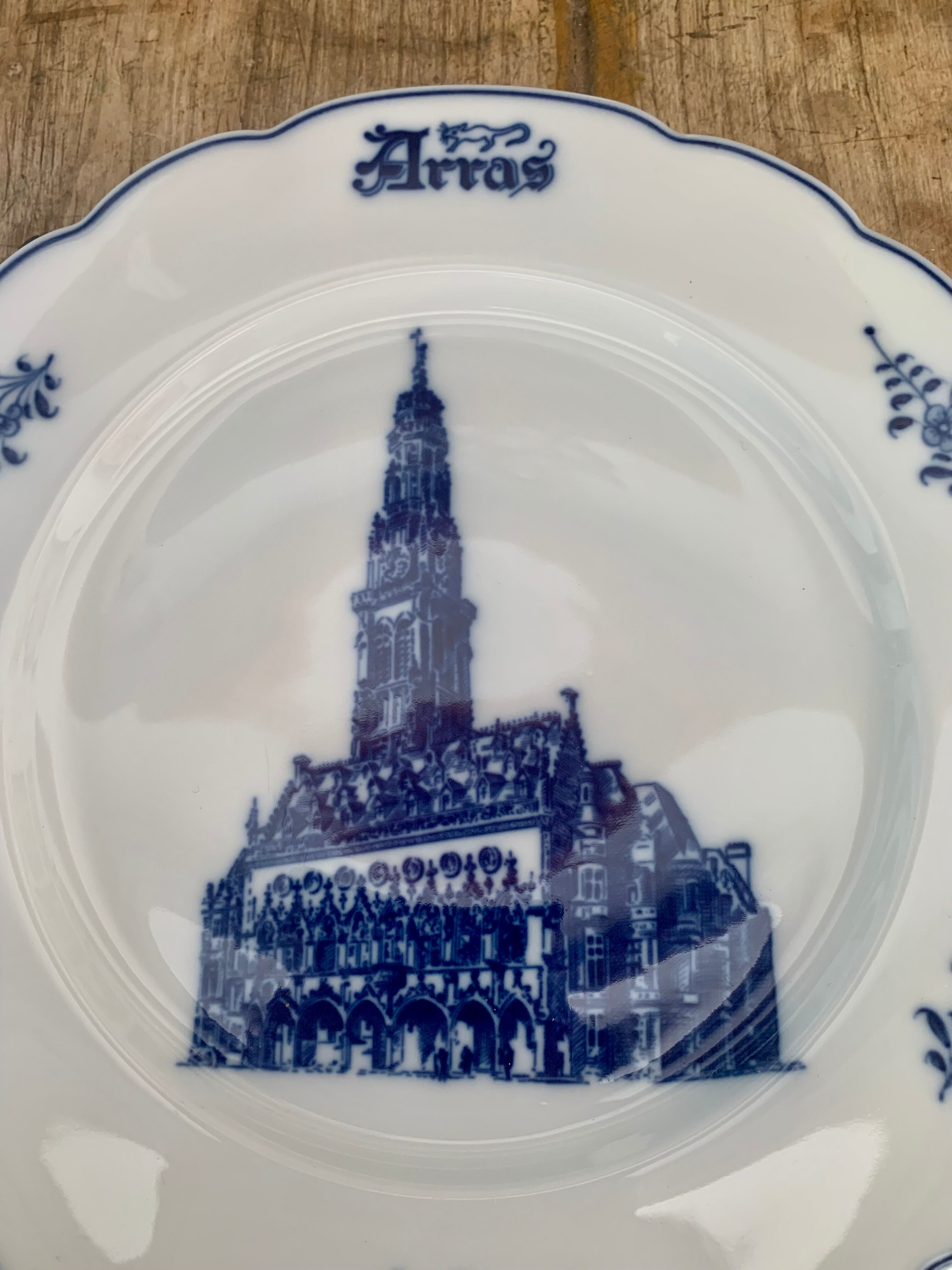 Plate porcelain of Arras Caudron Cathedral decoration