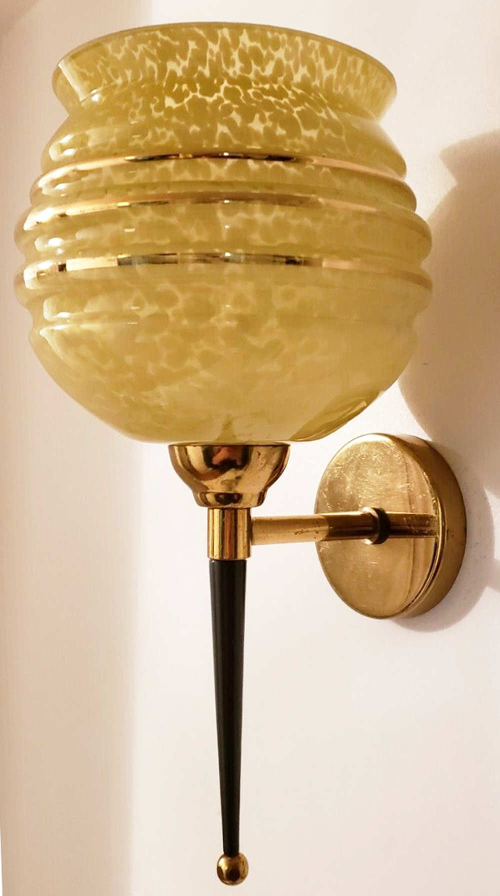 Yellow ochre speckled wall lamp, Clichy opaline, 40s