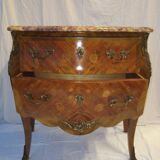 Comfortable curved Louis XVI style rosewood marquetry
