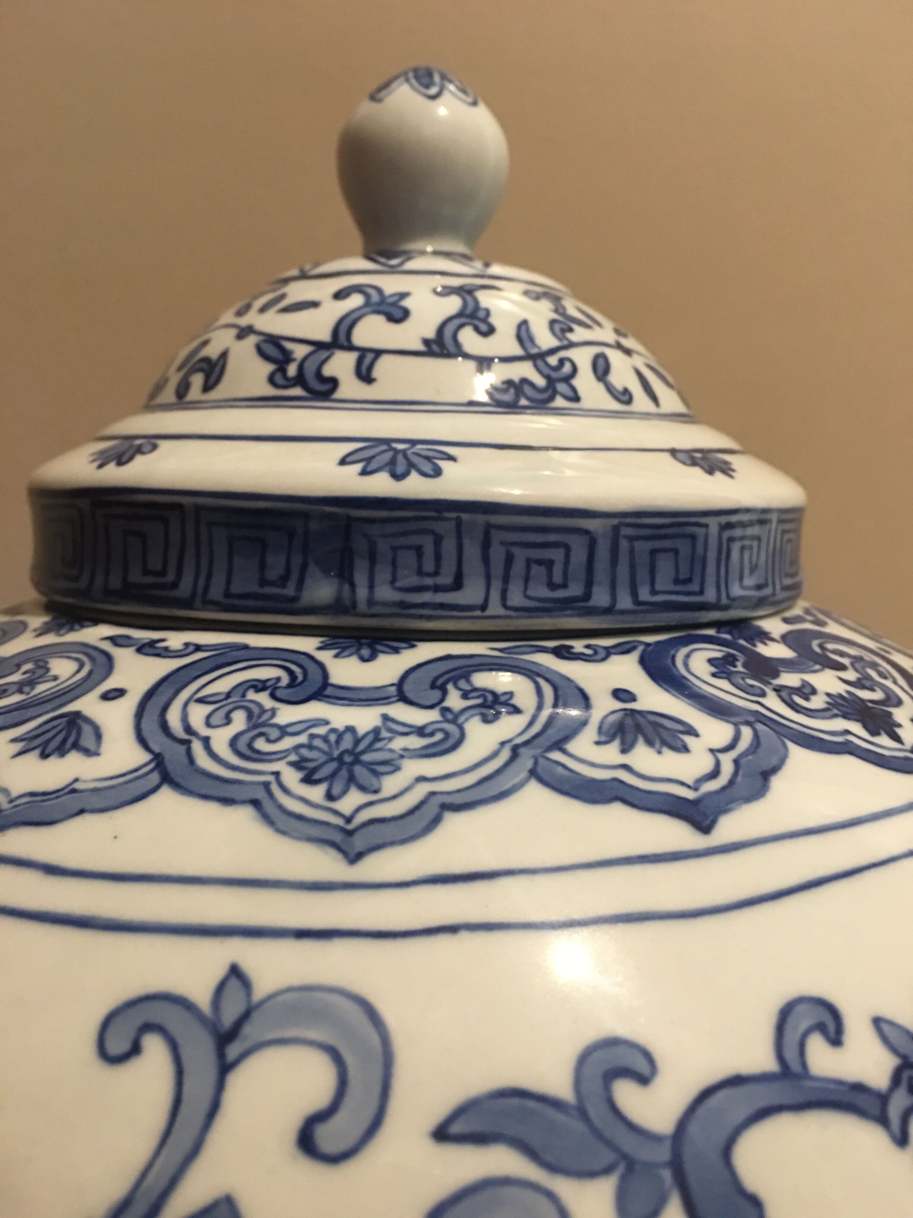 Chinese covered pot