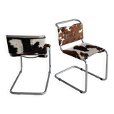 Paire de chaises cantilever en poil de poney